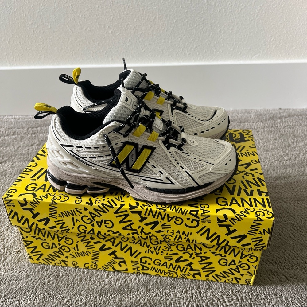 GANNI x New Balance 1906R